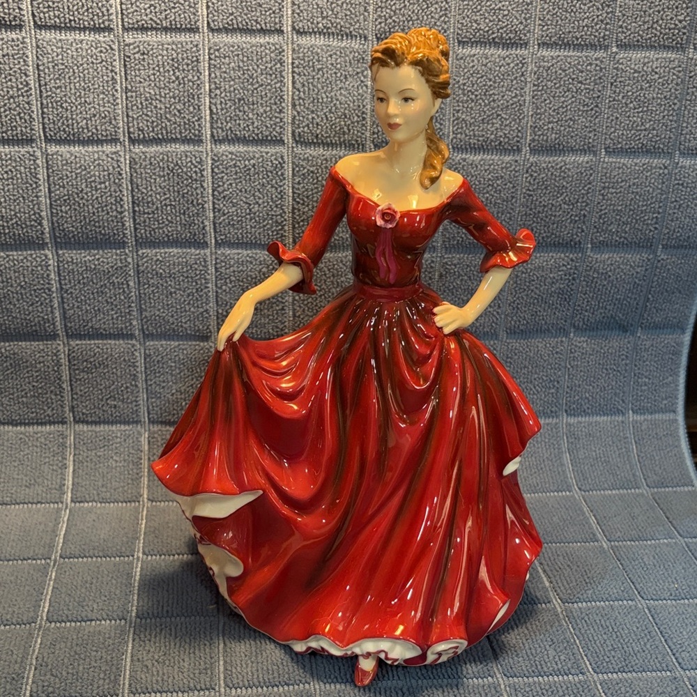 Kate by Royal Doulton. HN 5063 Limited edition. 2007 Just beautiful!